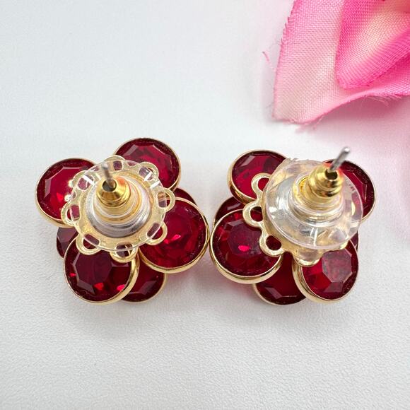 Vintage Red Austrian Crystal Cluster Flower Stud Earrings Sparkling Gold Tone - Picture 5 of 10